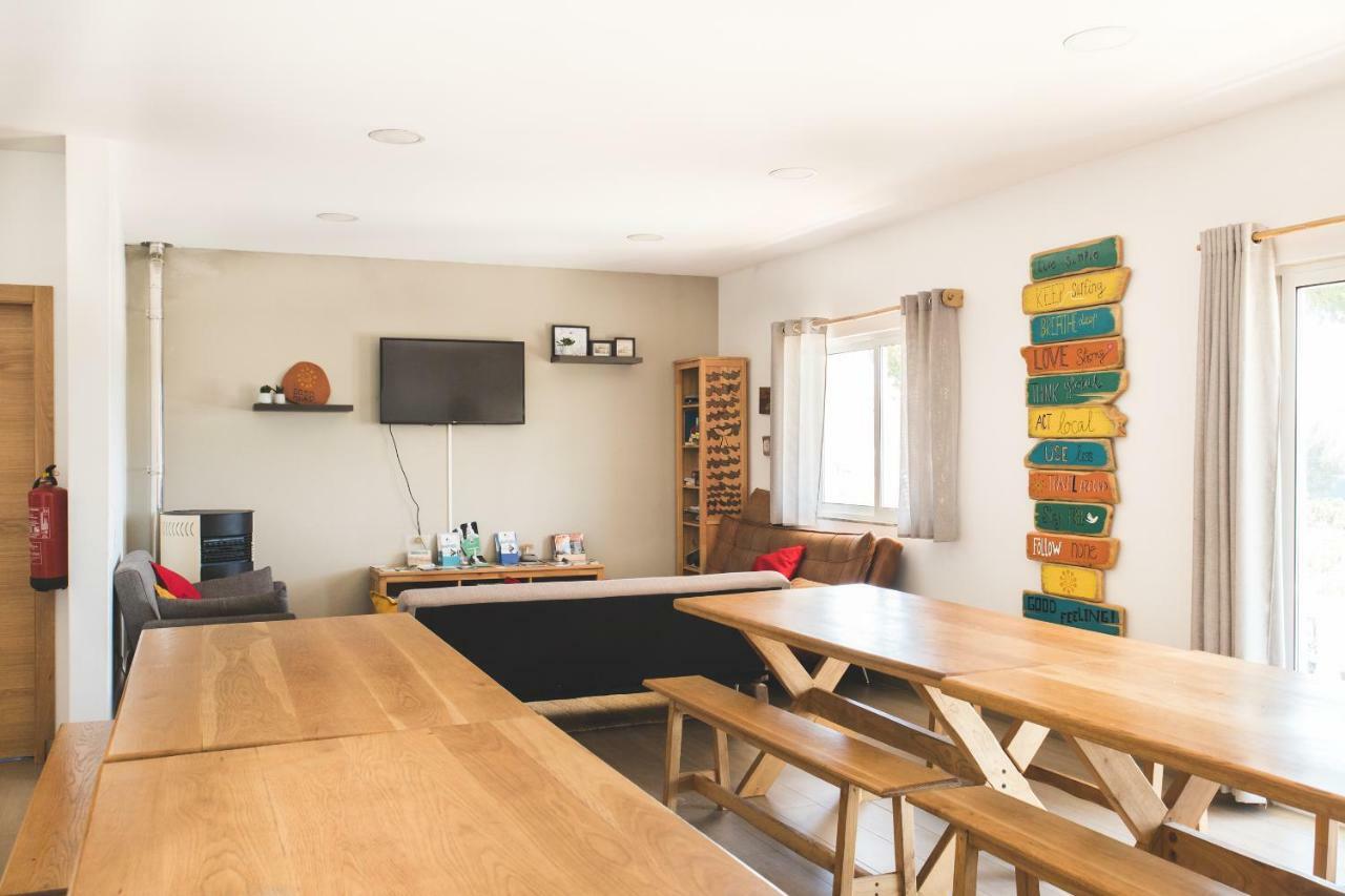 Good Feeling Hostel & Guest House Raposeira  외부 사진