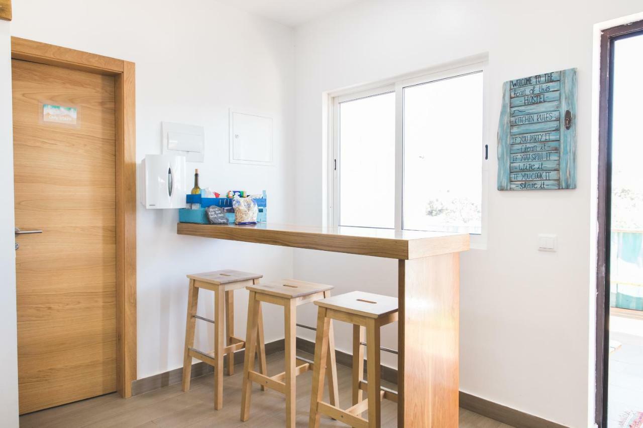 Good Feeling Hostel & Guest House Raposeira  외부 사진